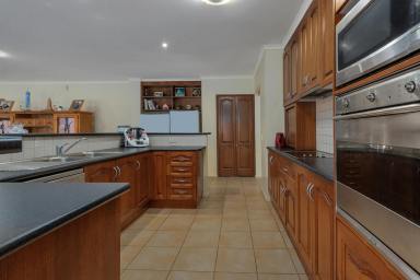 Farm Sold - VIC - North Wangaratta - 3678 - FAMILY HOME WITH SPACE 3Ha (7.5Ac)  (Image 2)