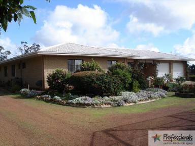 Farm Sold - WA - Narrogin - 6312 - IS THIS THE PERFECT LIFESTYLE ASSET? SOMETHING FOR ALL THE FAMILY  (Image 2)