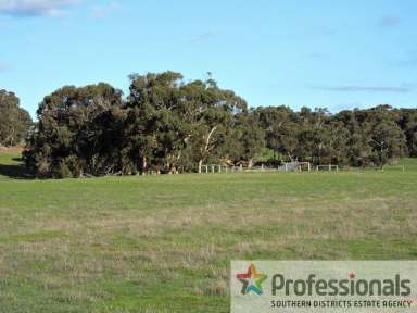 Farm Sold - WA - Wandering - 6308 - Wandering Lifestyle Block!  (Image 2)