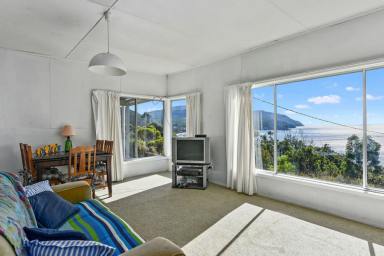 Farm Sold - TAS - Eaglehawk Neck - 7179 - Rise above it all - looking out over Pirates Bay and beyond!  (Image 2)