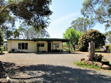 Farm Sold - VIC - Forge Creek - 3875 - Hobby Farm close to Bairnsdale, Eagle Point and Paynesville  (Image 2)