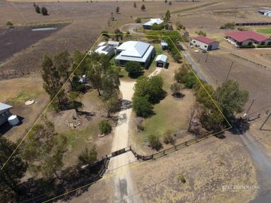 Farm Sold - QLD - Dalby - 4405 - MAGNIFICENT COLONIAL STYLE FUSED WITH MODERN CONVENIENCE!  (Image 2)