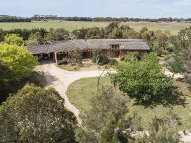 Farm For Sale - VIC - Yuroke - 3063 - Enjoy A Country Lifestyle on 21 Acres  (Image 2)