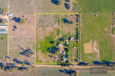 Farm Sold - VIC - Oxley - 3678 - ARE YOU NEEDING SPACE TO RELAX? 3.35ha (8.28 Ac)  (Image 2)