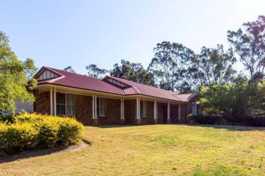 Farm Sold - NSW - Kurrajong - 2758 - BEAUTIFUL COUNTRY HAVEN OFFERING PRIVACY, TRANQUILLITY AND LIFESTYLE  (Image 2)