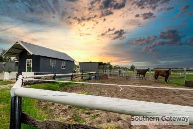 Farm Sold - WA - Baldivis - 6171 - RACE IN TO BE THE CHAMP! NO HORSIN' AROUND!  (Image 2)