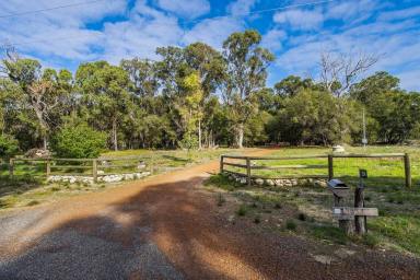 Farm Sold - WA - Lake Clifton - 6215 - ESCAPE TO THE COUNTRY. LAKESIDE RETREAT IN LAKE CLIFTON!!  (Image 2)