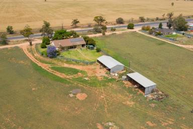 Farm Sold - VIC - Cullulleraine - 3496 - Family home on 3acres over looking Lake Cullulleraine  (Image 2)