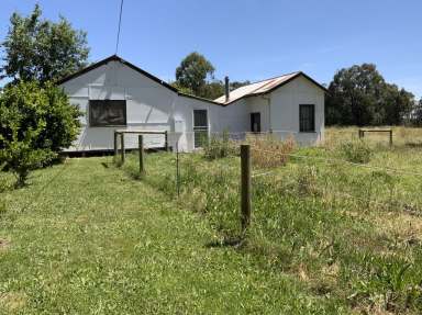 Farm Sold - VIC - Westbury - 3825 - ESCAPE TO THE COUNTRY  (Image 2)