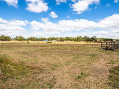 Farm Sold - VIC - Smythes Creek - 3351 - Affordable Opportunity In Popular Smythes Creek  (Image 2)