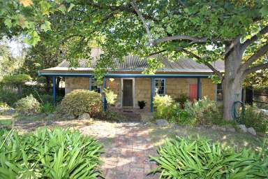 Farm Sold - VIC - Beechworth - 3747 - GRANITE COTTAGE  (Image 2)