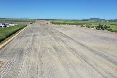 Farm For Sale - QLD - Horseshoe Lagoon - 4809 - 126 Acre Cropping Property - Horseshoe Lagoon - Open Water & Bore Water  (Image 2)