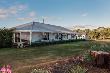 Farm Sold - VIC - Hamilton - 3300 - Idyllic acreage on Hamilton’s fringe  (Image 2)