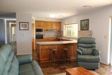 Farm Sold - VIC - Robinvale - 3549 - Large family home with river access!!!!!!!!!!!  (Image 2)