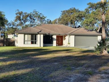 Farm Sold - QLD - Oakhurst - 4650 - Family Living At It's Very Best  (Image 2)