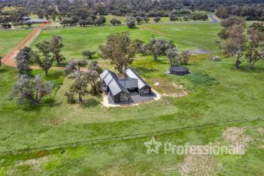 Farm Sold - WA - Parkfield - 6233 - Designer Lifestyle in Prized Waterfront Position!  (Image 2)
