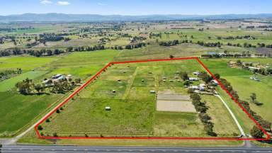 Farm Sold - NSW - Tamworth - 2340 - 'Kingswood Lodge' - Blue Ribbon Equine Facility  (Image 2)