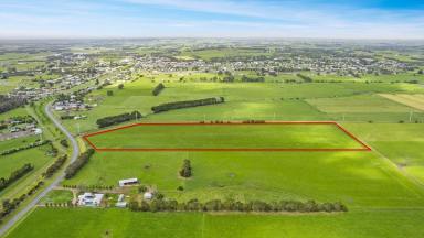 Farm For Sale - VIC - Terang - 3264 - Farmlet on the Edge of Town  (Image 2)