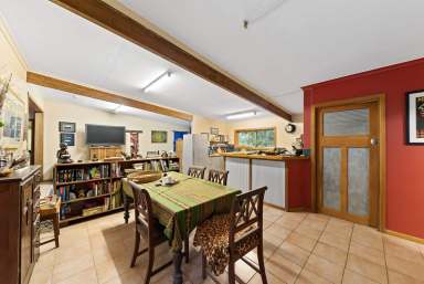 Farm Sold - QLD - Pomona - 4568 - Artistic and Character-Filled Council Approved 'Shouse'  (Image 2)