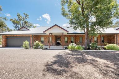 Farm Sold - WA - Parklands - 6180 - Country Retreat that is Big on Space!  (Image 2)