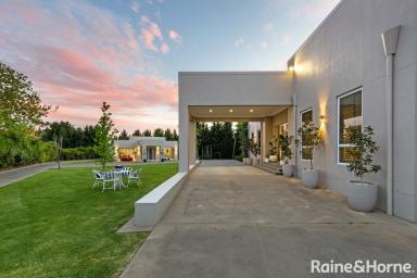 Farm For Sale - NSW - Wagga Wagga - 2650 - Secluded Elegance  (Image 2)
