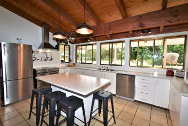 Farm Sold - VIC - Wangaratta - 3677 - LIFESTYLE LIVING ON THE EDGE OF TOWN  (Image 2)