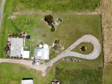 Farm Sold - NSW - Jugiong - 2726 - Country Living  (Image 2)
