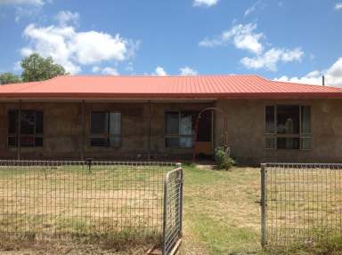 Farm Sold - QLD - Bouldercombe - 4702 - This One Will Go Fast! 40 acres with "Do-Upper" house at Bouldercombe.  (Image 2)