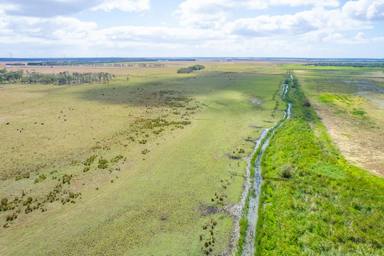 Farm For Sale - VIC - Heywood - 3304 - HEYWOOD – LONG SEASON GRAZING & FATTENING CATTLE COUNTRY  (Image 2)