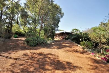 Farm Sold - WA - Leschenault - 6233 - Big Family Home and Shed in Leschenault!  (Image 2)
