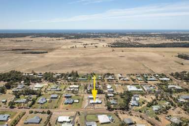 Farm Sold - WA - Ambergate - 6280 - LIVING LARGE IN AMBERGATE HEIGHTS  (Image 2)