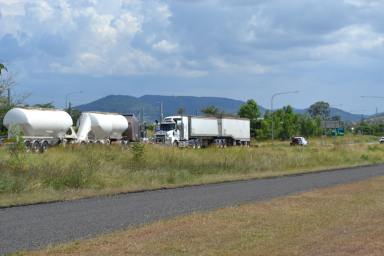 Farm For Sale - QLD - Gracemere - 4702 - Ultimate ROADHOUSE SITE  (Image 2)