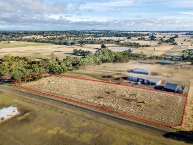 Farm Sold - VIC - Hamilton - 3300 - Premier parcel of land  (Image 2)