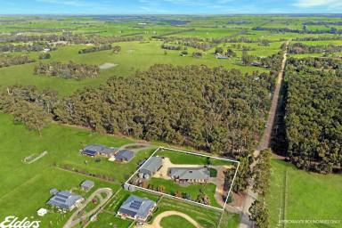 Farm Sold - VIC - Yarram - 3971 - SIMPLY FIRST CLASS LIVING WITH ONE ACRE  (Image 2)