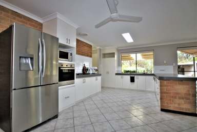 Farm Sold - WA - Leschenault - 6233 - GORGEOUS FAMILY HOME IN LESCHENAULT  (Image 2)