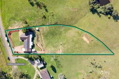 Farm Sold - NSW - Singleton - 2330 - VALLEY VIEWS  (Image 2)