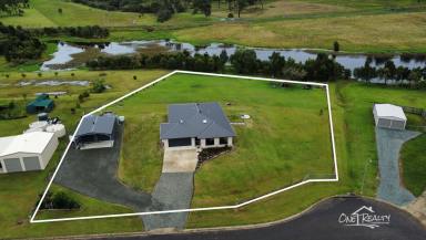 Farm Sold - QLD - Yengarie - 4650 - LAKE VIEWS AND LIFESTYLE  (Image 2)