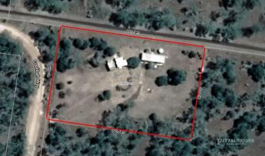 Farm Sold - QLD - Dalby - 4405 - SICK OF THE RAT RACE? ONLY 10 MINUTES OUT OF TOWN  (Image 2)