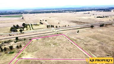 Farm For Sale - NSW - Narrabri - 2390 - FLOOD FREE BLOCK ONLY MINUTES FROM TOWN, WITH VIEWS TO THE MOUNTAINS!!  (Image 2)