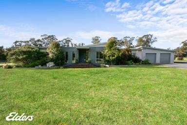 Farm Sold - VIC - Yarram - 3971 - LARGE FAMILY HOME WITH 3 ACRES IN A BLUE RIBBON LOCATION  (Image 2)