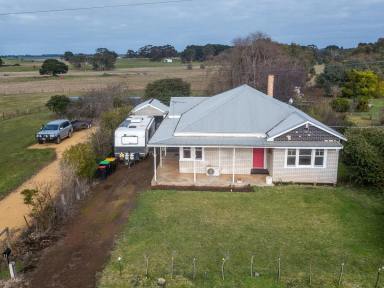 Farm Sold - VIC - Macarthur - 3286 - An affordable lifestyle  (Image 2)