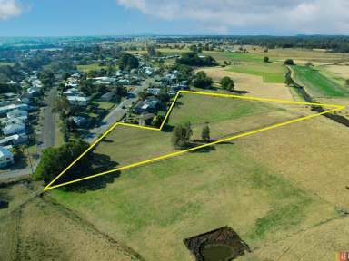 Farm Sold - NSW - East Kempsey - 2440 - Blue Ribbon Location - Room for the horse - 4.4 acres in Town!  (Image 2)