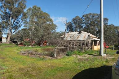 Farm Sold - VIC - Redbank - 3477 - 1335sqm (approx) DERELICT NO "DESIRABLE RES"  HERE...  (Image 2)