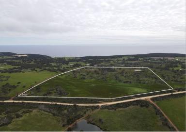Farm For Sale - SA - Stokes Bay - 5223 - 100 Acres with sea views + Accomodation  (Image 2)