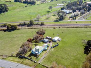 Farm Sold - VIC - Hamilton - 3300 - Substantial lakeside land offering  (Image 2)