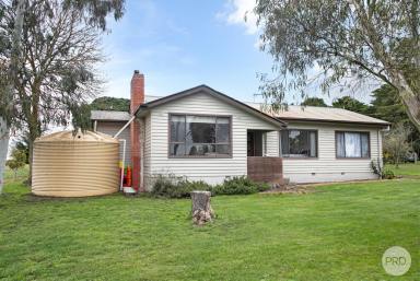 Farm Sold - VIC - Ross Creek - 3351 - Country Charm with City Convenience  (Image 2)