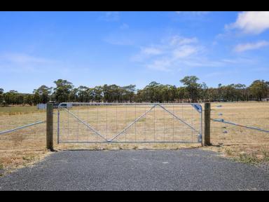 Farm Sold - VIC - Heathcote - 3523 - Country Living at its Finest  (Image 2)