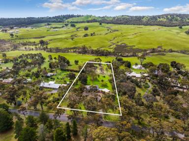 Farm Sold - VIC - Ravenswood - 3453 - COUNTRY CHARMER ON PICTURESQUE ACREAGE  (Image 2)