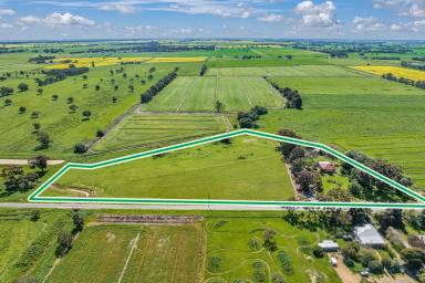 Farm Sold - VIC - Nanneella - 3561 - 4 BR COUNTRY RESIDENCE ON 6 ACRES  (Image 2)