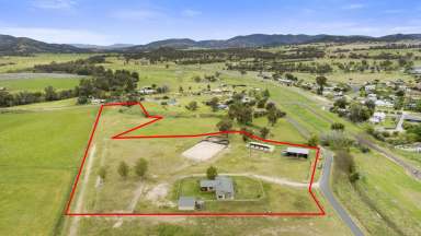 Farm Sold - NSW - Kootingal - 2352 - Picture Perfect Horse Property  (Image 2)